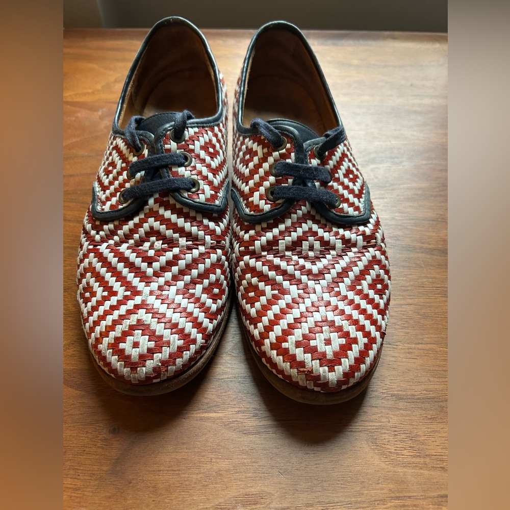 Chie Mihara Red and White Woven Flats